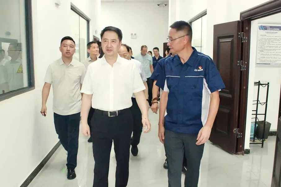 重慶市政府副市長鄭向東調(diào)研長安跨越：勉勵企業(yè)以創(chuàng)新驅(qū)動商用車產(chǎn)業(yè)高質(zhì)量發(fā)展