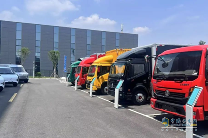 東風(fēng)股份,輕型商用車,真美滿服務(wù)