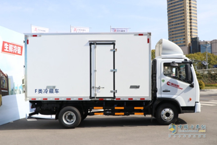 盈占冷鏈貨運(yùn)高峰，東風(fēng)多利卡康陸威一路領(lǐng)鮮