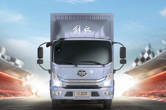 解放J6F復(fù)合版LNG載貨車：“氣”場全開長跑王，跑贏運輸“馬拉松”