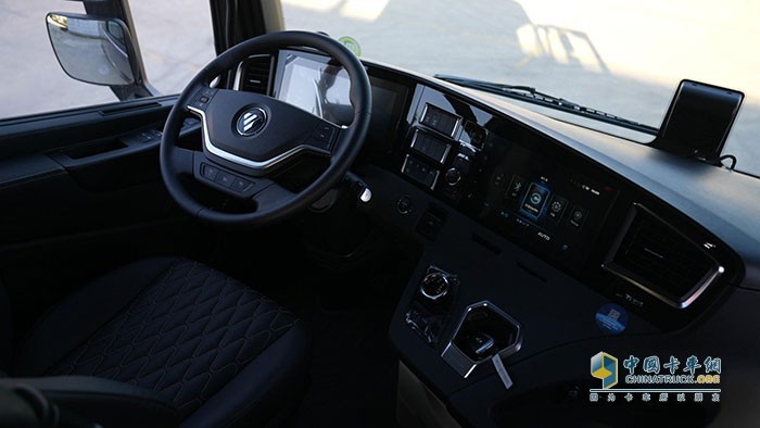 以突出的舒適性打動(dòng)用戶(hù)，歐曼銀河入選發(fā)現(xiàn)信賴(lài)舒適運(yùn)輸牽引車(chē)評(píng)選