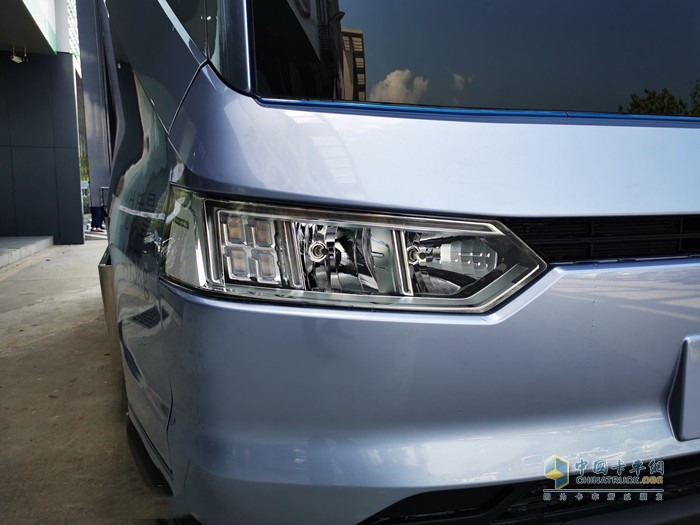 靜態(tài)測(cè)評(píng)：超高顏值、自有三電、移動(dòng)座艙 比亞迪T5D到底有多香