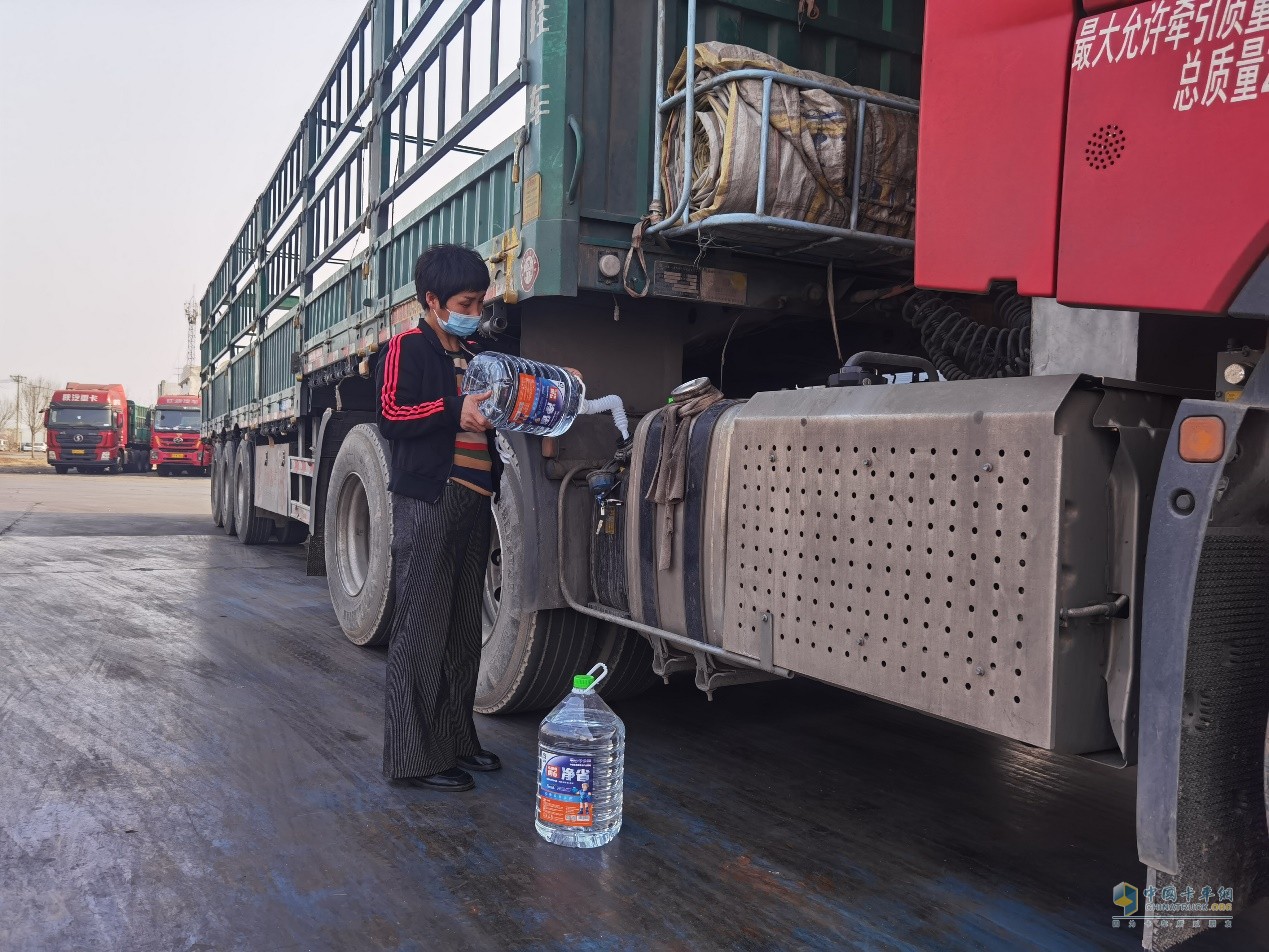 弘康：每一位卡嫂都值得被呵護(hù)，愿春風(fēng)如你熠熠芳華