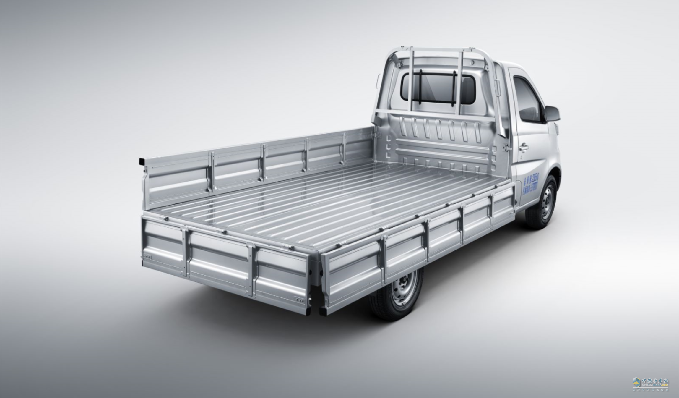 動力升級，品質(zhì)進(jìn)階，新長安星卡助力卡友創(chuàng)富，創(chuàng)商用車領(lǐng)域新典范