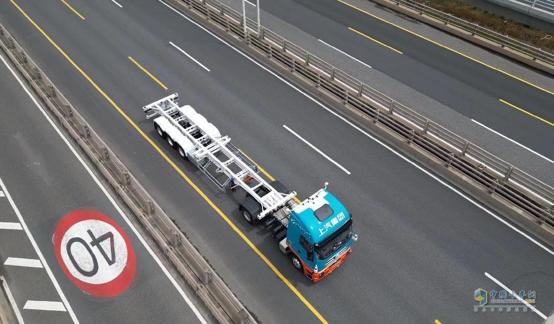 裝卸效率提高70%，紅巖智能重卡助力佳利達(dá)打造智慧運(yùn)輸新范式