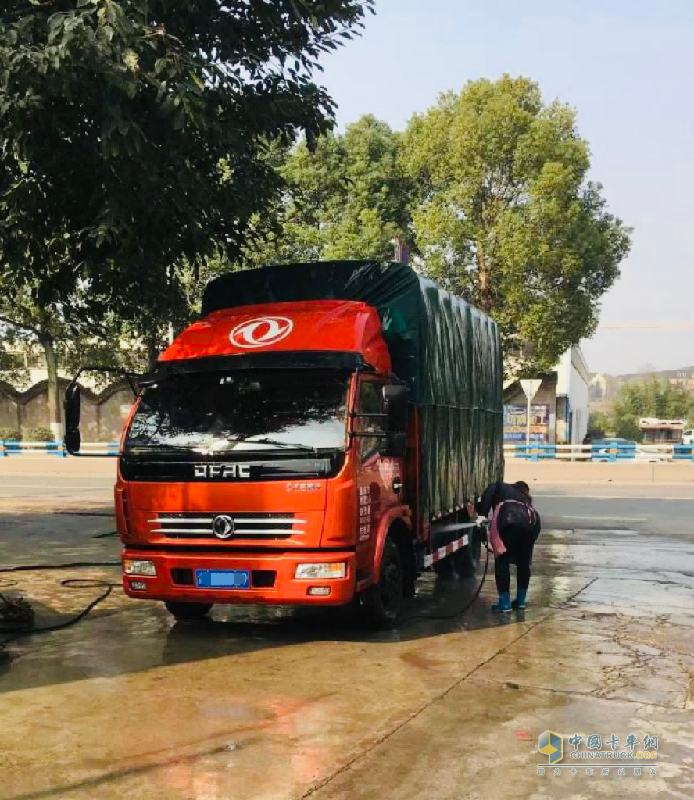 愛拼才會贏，“強(qiáng)哥”攜手東風(fēng)多利卡一路“狂飆”