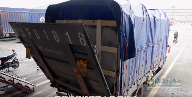 混動1號·駿鈴聚寶盆城內(nèi)城際暢通無憂，為成都涂老板創(chuàng)造更多價值！