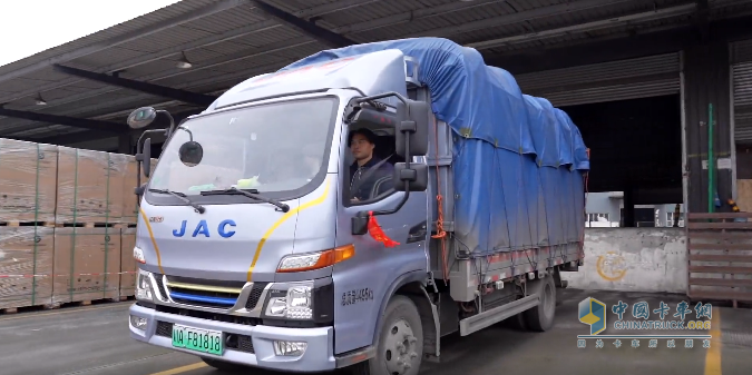 混動1號·駿鈴聚寶盆城內(nèi)城際暢通無憂，為成都涂老板創(chuàng)造更多價值！