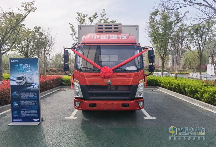 專用底盤+場景定制 中國重汽HOWO輕卡雪豹系列冷藏車實現(xiàn)多工況覆蓋