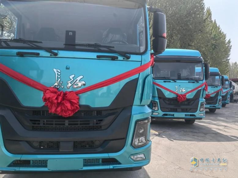 進(jìn)入2023年，如果科技旗下長征汽車新能源重卡先后在唐山、保定、天津、成都、青島等地批量交付，實(shí)現(xiàn)開門紅。