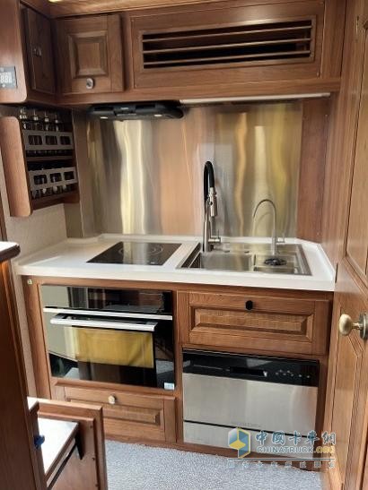 春季踏青，怎少的了“探險家”解放雪鷹