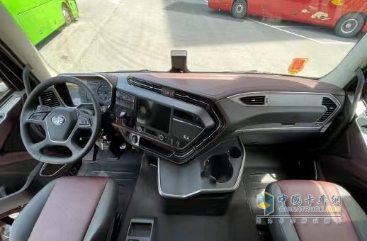 自重僅7.7噸！一汽解放打造降本增效全新勢力，這款車有何硬實力？