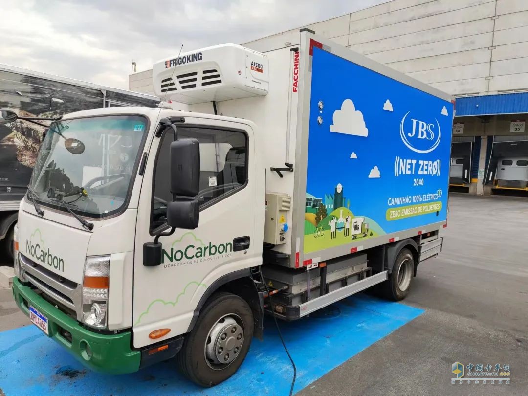 280臺(tái)批量出口！江淮1卡國(guó)際帥鈴電動(dòng)輕卡再獲巴西企業(yè)青睞！