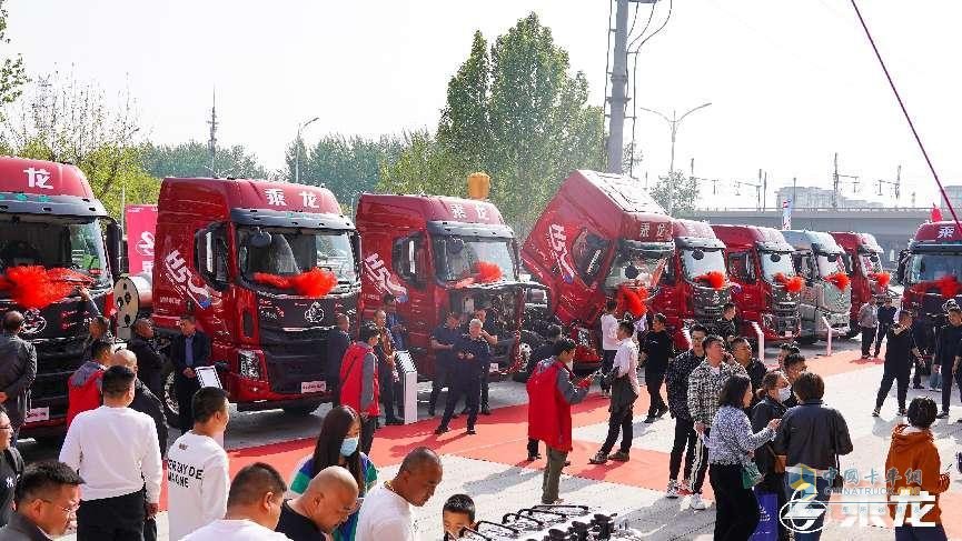 現(xiàn)場(chǎng)訂車695臺(tái)，乘龍H5超輕版玉柴LNG晉中上市