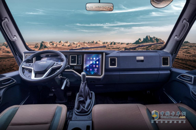 5大進(jìn)階突破 28項(xiàng)迭代升級(jí) 全新豪寬輕卡 ? 威鈴夢(mèng)想家M7耀世發(fā)布