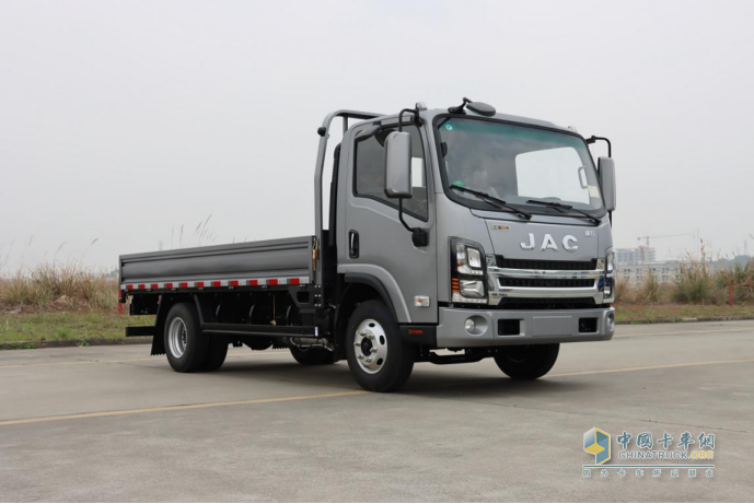 5大進(jìn)階突破 28項(xiàng)迭代升級(jí) 全新豪寬輕卡 ? 威鈴夢(mèng)想家M7耀世發(fā)布