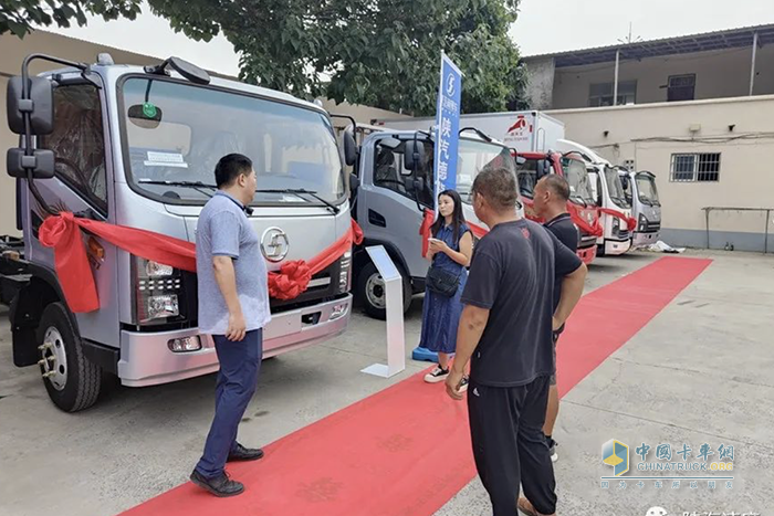 匯聚國(guó)內(nèi)一流供應(yīng)鏈 陜汽德龍?智云新能源輕卡河南上市