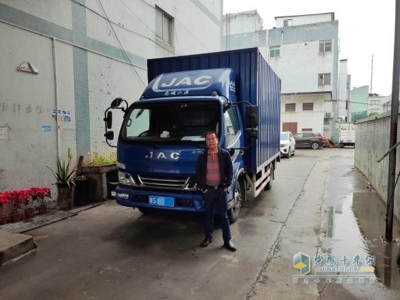 外出創(chuàng)業(yè)16年，他用江淮1卡駿鈴把食品貿(mào)易做大做強