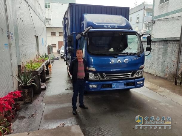 外出創(chuàng)業(yè)16年，他用江淮1卡駿鈴把食品貿(mào)易做大做強