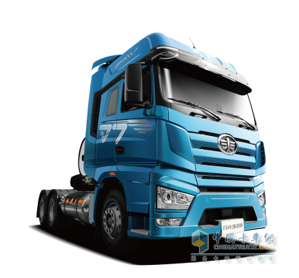 一汽解放高端“氣”車J7 LNG牽引車，面面出眾