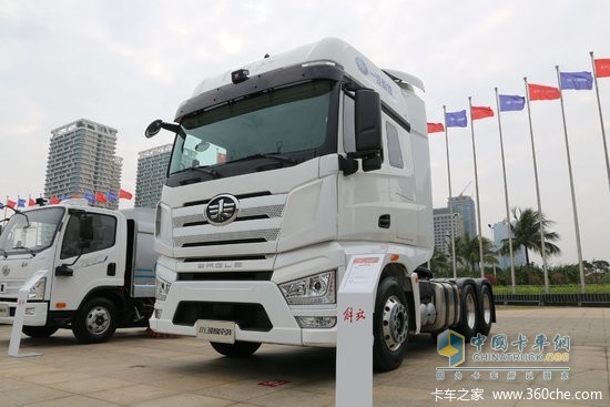 沙場秋點兵:一汽解放“大馬力”燃?xì)廛噺妱輥硪u