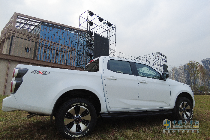 皮卡界“精致硬漢”上線！慶鈴五十鈴T30探險(xiǎn)家高能進(jìn)階