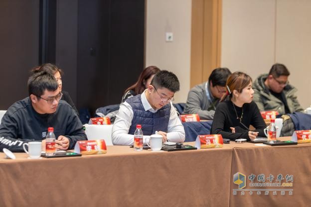 洞察機(jī)遇風(fēng)險(xiǎn)，完善產(chǎn)品布局！-李勝詳述2024解放產(chǎn)品組合