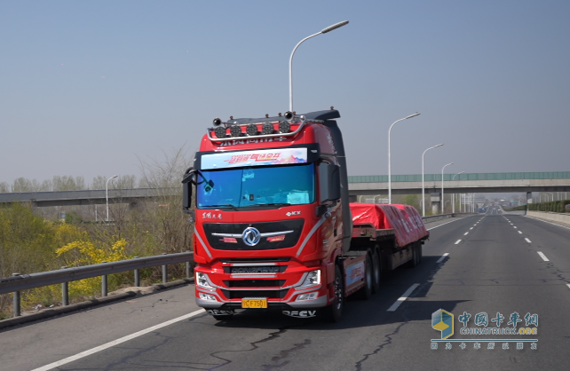 27.3kg/100km 1300公里長(zhǎng)測(cè)東風(fēng)天龍KX580燃?xì)廛嚺艹龊贸煽?jī)