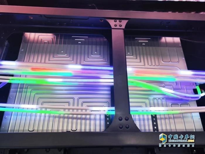 春暖花開，比亞迪T5混動房車底盤打開用戶好心情！