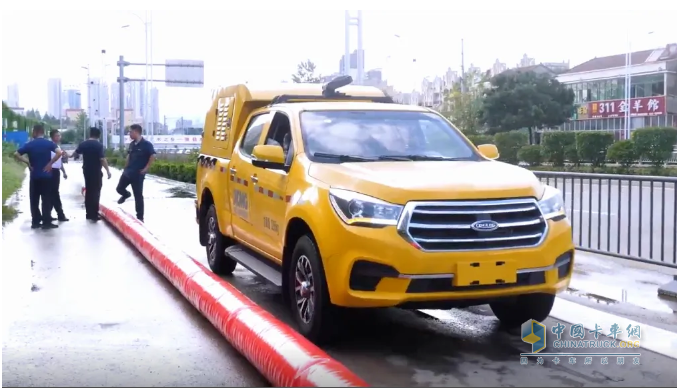 “皖”手同行！徐工排澇救援隊(duì)緊急出征！