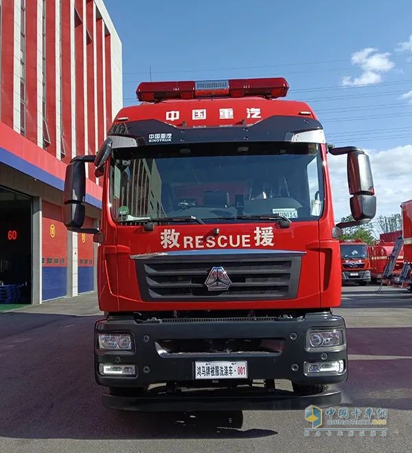 這輛消防車不一般:森源鴻馬被服洗滌車在江蘇列裝