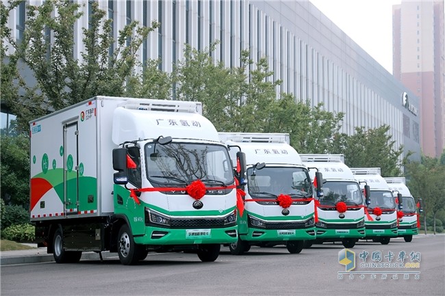 國內(nèi)單批次最大！宇通230臺氫燃料輕卡交付260臺戰(zhàn)略簽約