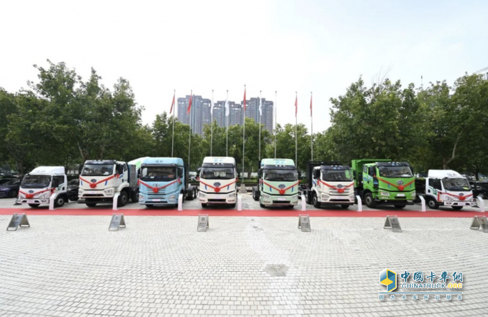 8月貨車進(jìn)口：同比降環(huán)比增，輕卡領(lǐng)跑中卡領(lǐng)漲、柴油最多