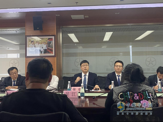 鞍山經(jīng)銷商及客戶奔赴運城，共鑒大運產(chǎn)品卓越制造