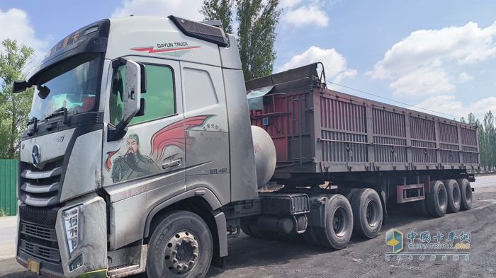 換購V9燃氣車后，這位大運重卡用戶為何能月入超4萬元？