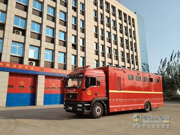 森源鴻馬淋浴車(chē)發(fā)往河南:便捷高效 淋浴無(wú)憂