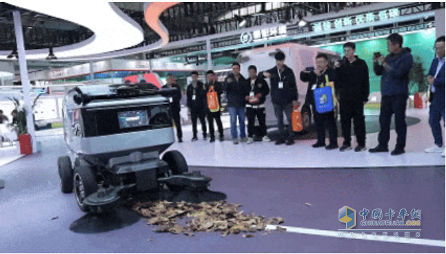 福龍馬亮相2024中國環(huán)衛(wèi)博覽會