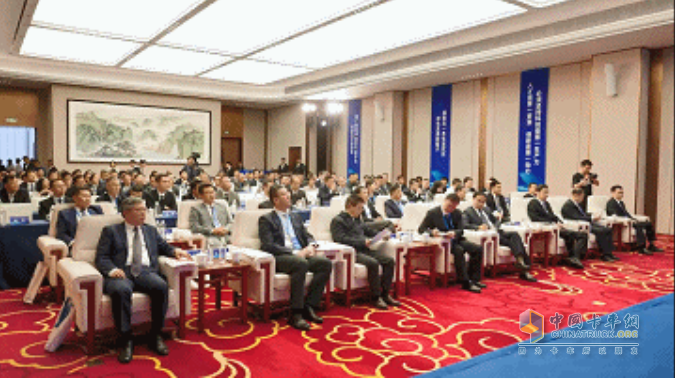 第二屆內河航運高質量發(fā)展論壇，濰柴替代燃料產(chǎn)品重磅亮相