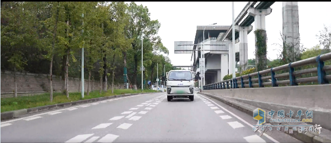 1號(hào)伙伴姜武攜江淮1卡，為城市的脈動(dòng)輸送活力與希望