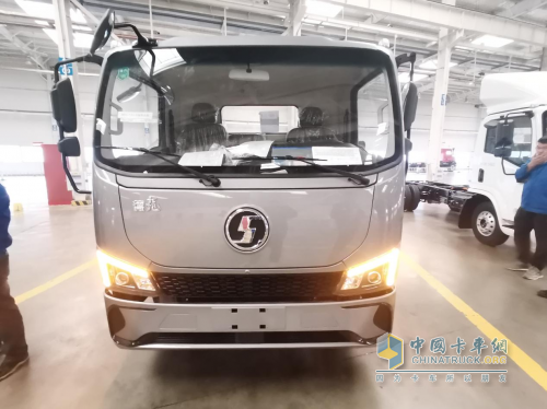 裝配云內(nèi)全新高強度發(fā)動機！德龍G200輕卡5年省3.7萬