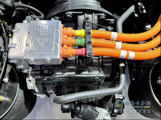 續(xù)航350公里可2C快充，面向快遞運(yùn)輸?shù)慕葱且玐5新能源牽引車