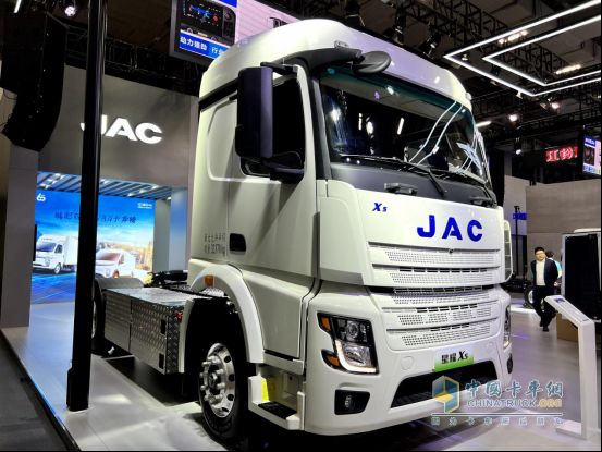 續(xù)航350公里可2C快充，面向快遞運(yùn)輸?shù)慕葱且玐5新能源牽引車