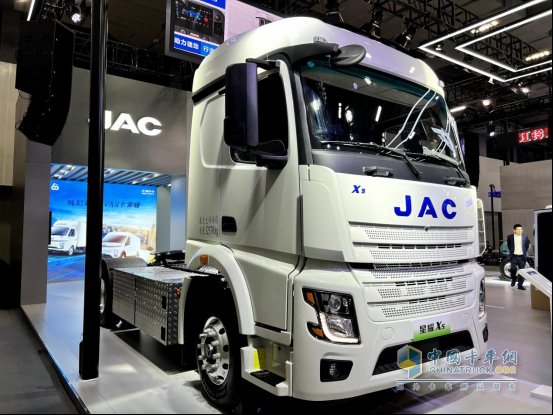 續(xù)航350公里可2C快充，面向快遞運(yùn)輸?shù)慕葱且玐5新能源牽引車