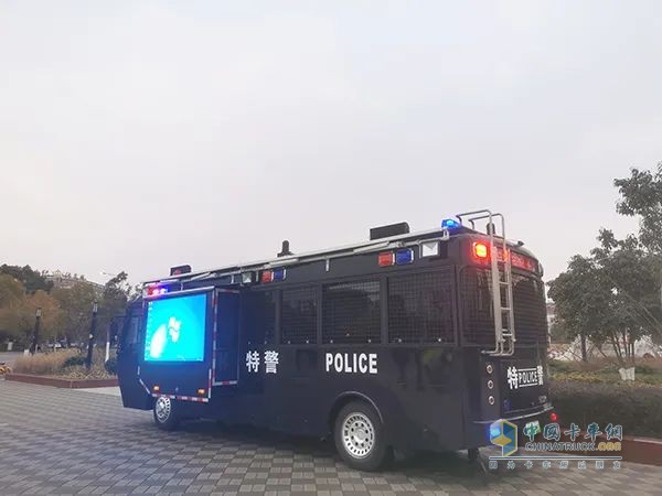 森源鴻馬移動警務(wù)室:春節(jié)里的堅(jiān)守與擔(dān)當(dāng)