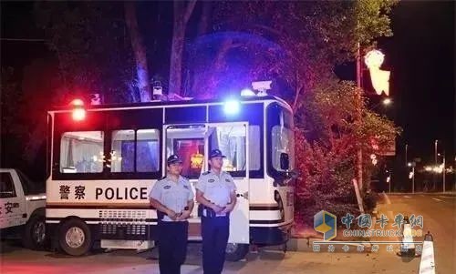 警務前移 觸角前伸—移動警務室以 “警” 護春色，用 “心” 筑平安