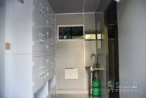 森源鴻馬淋浴車強化應急救援后勤保障:溫暖一線人員