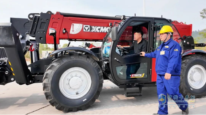 零距離、沉浸式！徐工高空作業(yè)機(jī)械邀客戶體驗(yàn)……