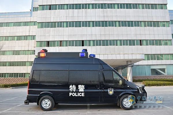 捍衛(wèi)安寧的鋼鐵堡壘—森源鴻馬防暴突擊車