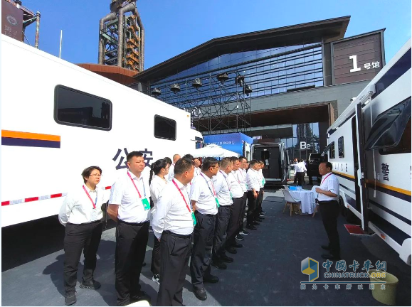 森源鴻馬閃耀第十二屆警用裝備博覽會:詮釋“移動通信指揮車平臺智能制造者”實力