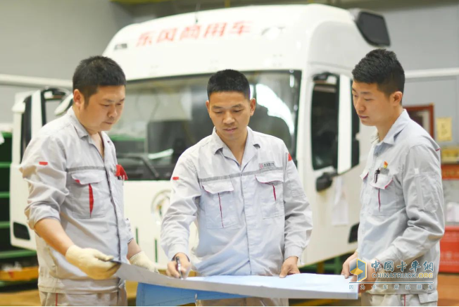 東風(fēng)商用車：從“小技工”到“大明星”，吳文平的“逆襲之路”